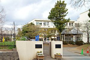 [九州地方の私立中学校 偏差値ランキング（2024年度） 3位] 熊本大学教育学部附属中学校