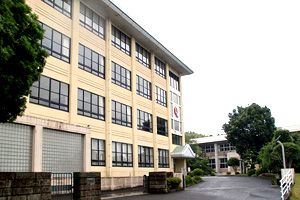 [九州地方の私立中学校 偏差値ランキング（2024年度） 11位] れいめい中学校