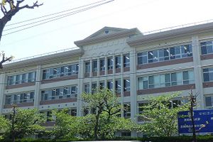 [長崎県の私立中学校 偏差値ランキング（2024年度） 3位] 純心中学校
